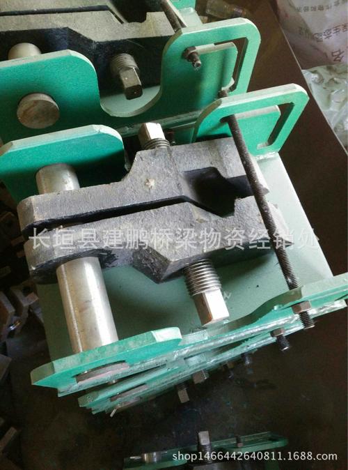 厂家供应夹轨器起重机简易手动夹轨器防风夹轨器起重机专用